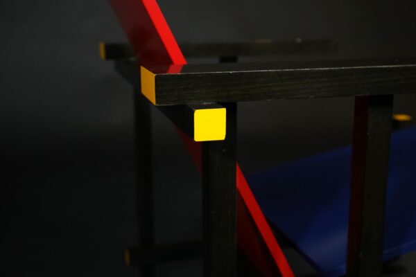 Cassina Rietveld Rot-Blauer Stuhl