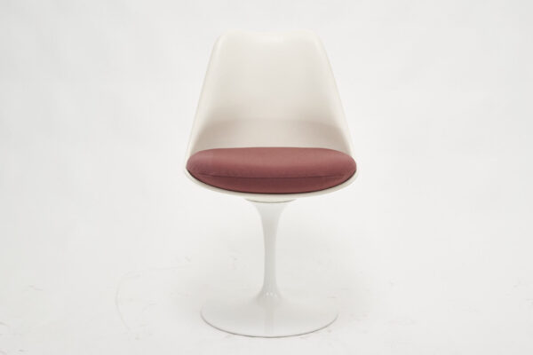 Knoll International Saarinen Tulip Chair Ansicht von vorne