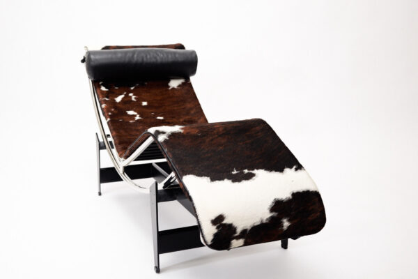 Cassina LC4 Le Corbusier Liege Fell Ansicht von vorne