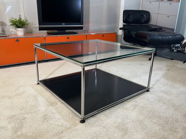 USM Haller Couchtisch 750x750 mm im Sondermaß seitliche Ansicht